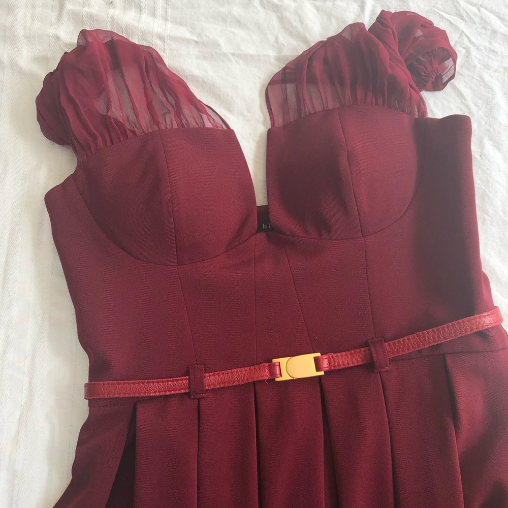 Black Halo Fit and Flare Plunge Neck Mini Dress - Picture 4 of 8